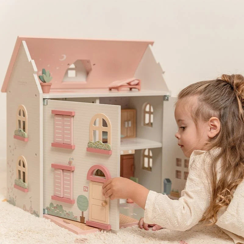 CASA DE MUÑECAS DE MADERA