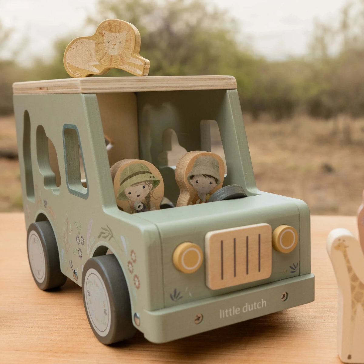 COCHE SAFARY MADERA