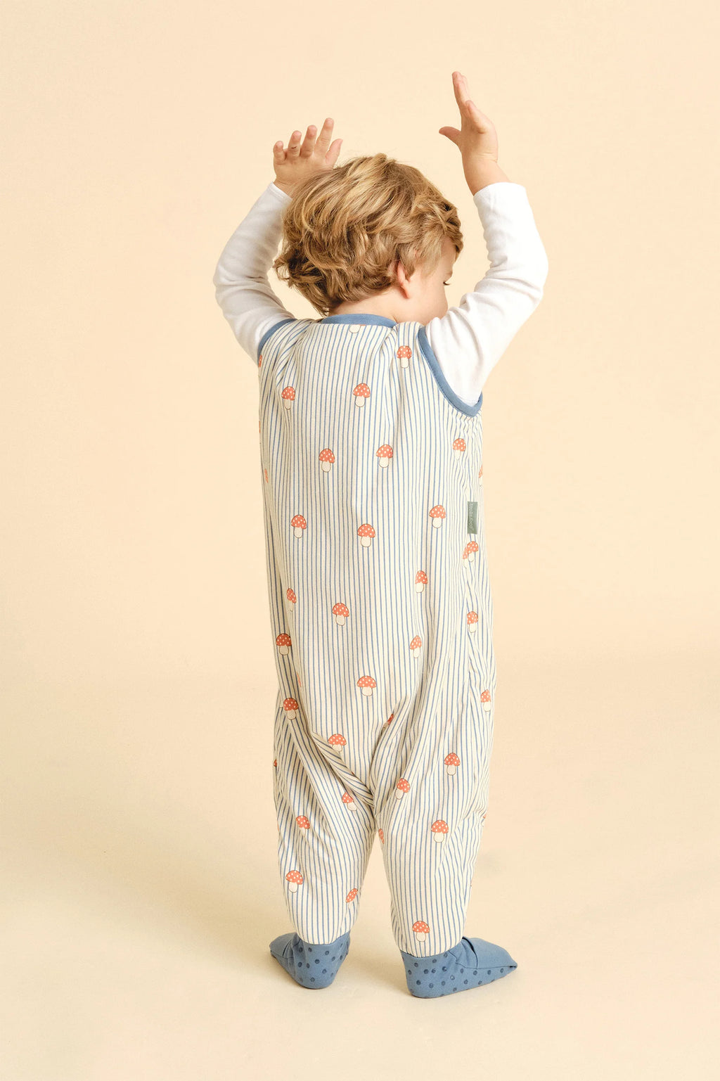 PIJAMA MANTA CON CALCETINES ANTIDESLIZANTES -MUSHROOMS- TOG 1