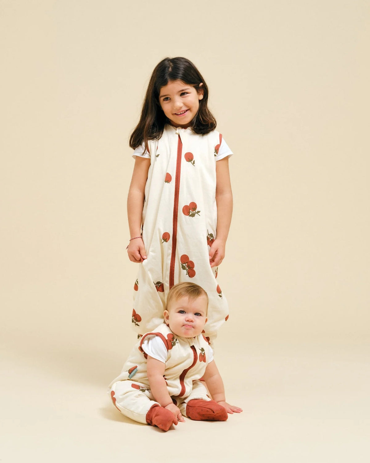PIJAMA MANTA CON CALCETINES ANTIDESLIZANTES -TOMATOES- TOG 1